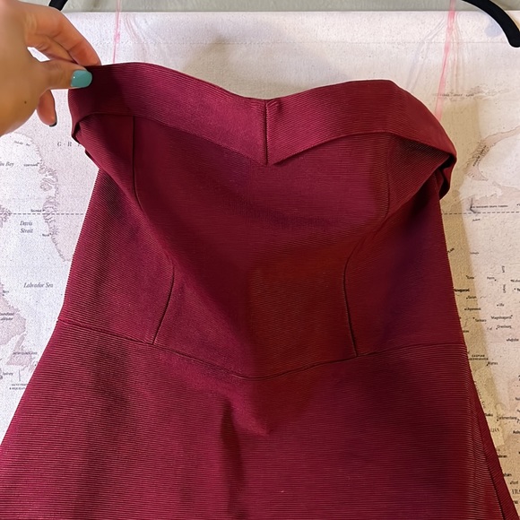 HOUSE OF CB ‘Fabrizia’ Wine Bandage Strapless Dress NWOT - Picture 6 of 10